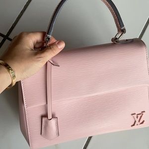 Louis Vuitton Cluny bb rose ballerine excellent